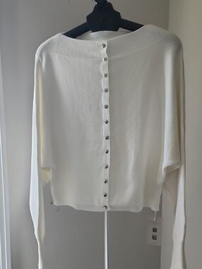 Button-Back White Knit Top with Ribbed Collar
